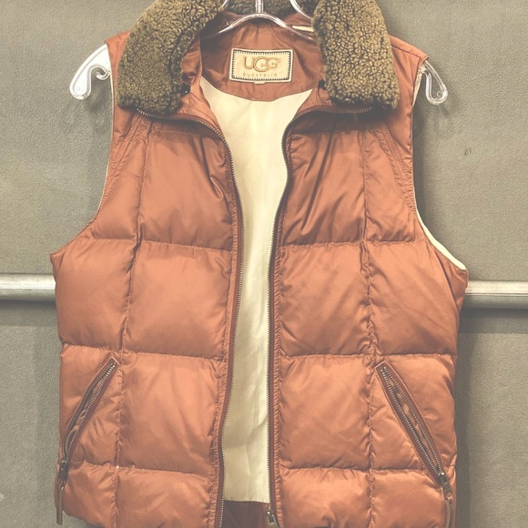 Ugg Puffer Down Vest Shearling Removable Collar zipper Pockets SZ Small EUC - Picture 10 of 13
